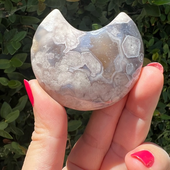 Blue Flower Agate Moon Carving - Picture 5 of 5